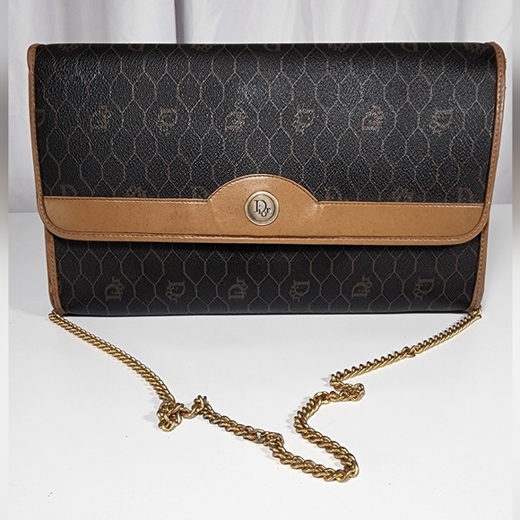 Christian Dior Honeycomb shoulder. The snap button have to press hard to snap - Picture 1 of 16